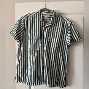 Madewell Men’s Easy Fit Short Sleeve Button Down Shirt